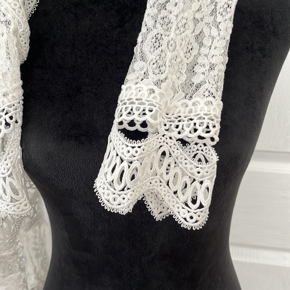 White Lace Blouse Mock Neck sz S - Picture 11 of 14